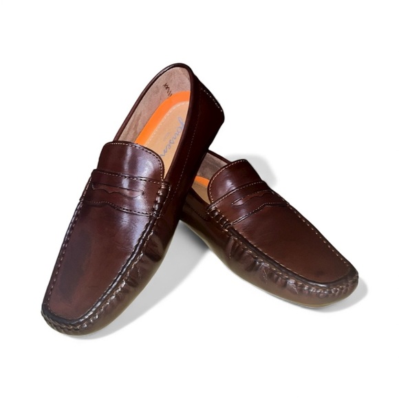 Elegant Dark Brown Men's Loafers - Picture 2 of 10